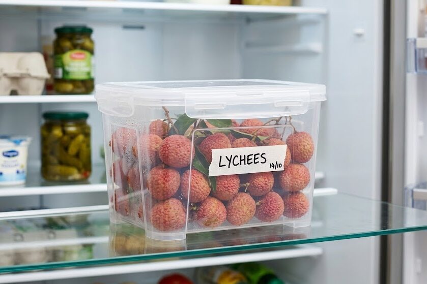 Store fresh lychee properly in refrigerator